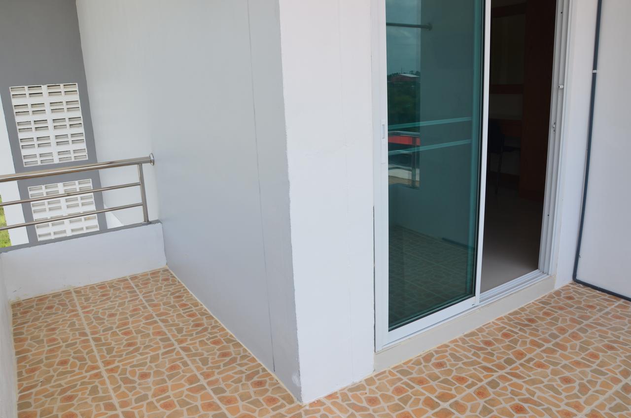 Volinta Park Apartment Rayong Exterior photo